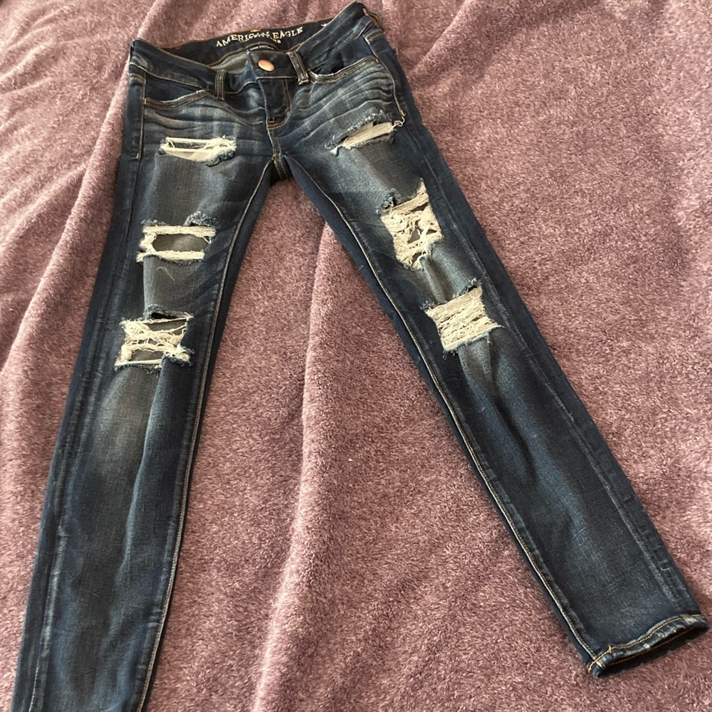 Ripped American Eagle Low Rise Dark Wash Skinny Jeans